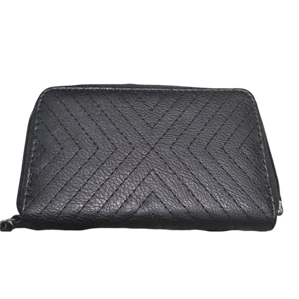 Black stitch wristlet